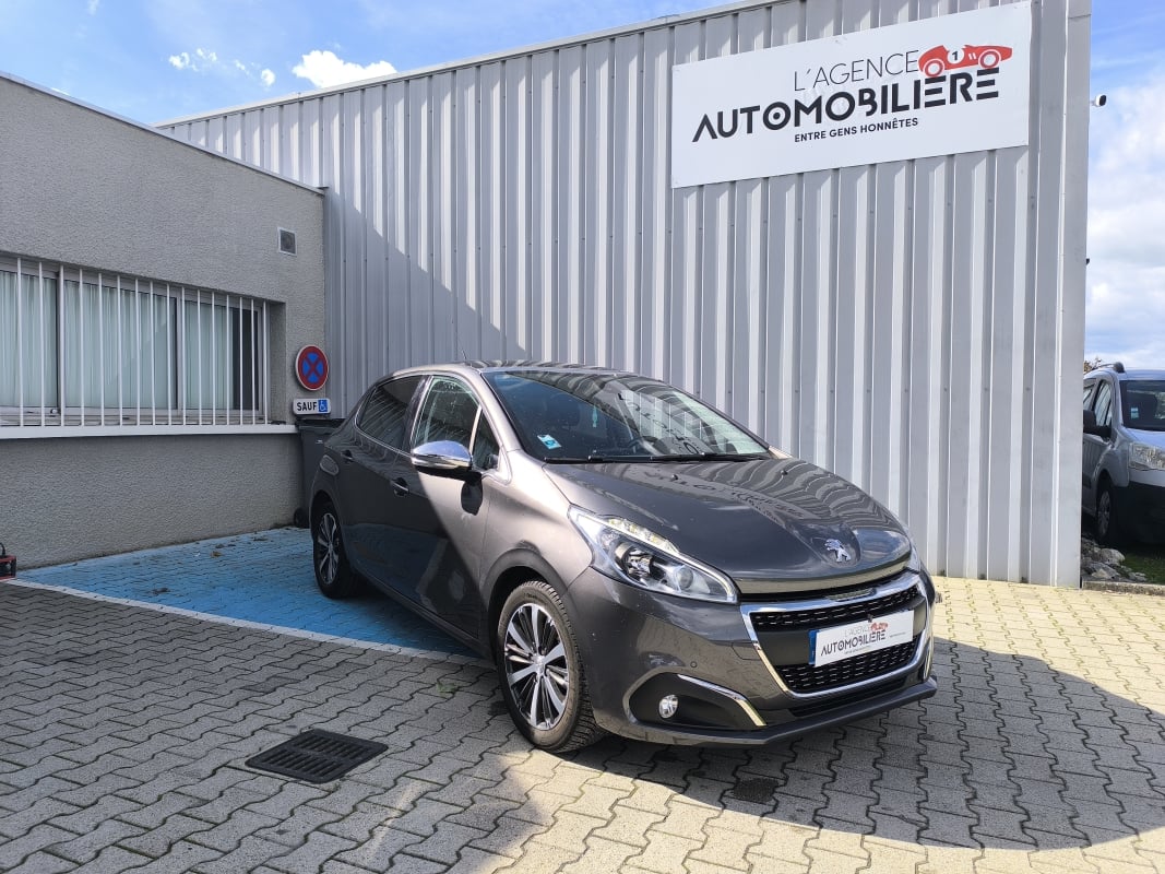 Peugeot 208 1.2 THP Puretech 110 Cv style — 1