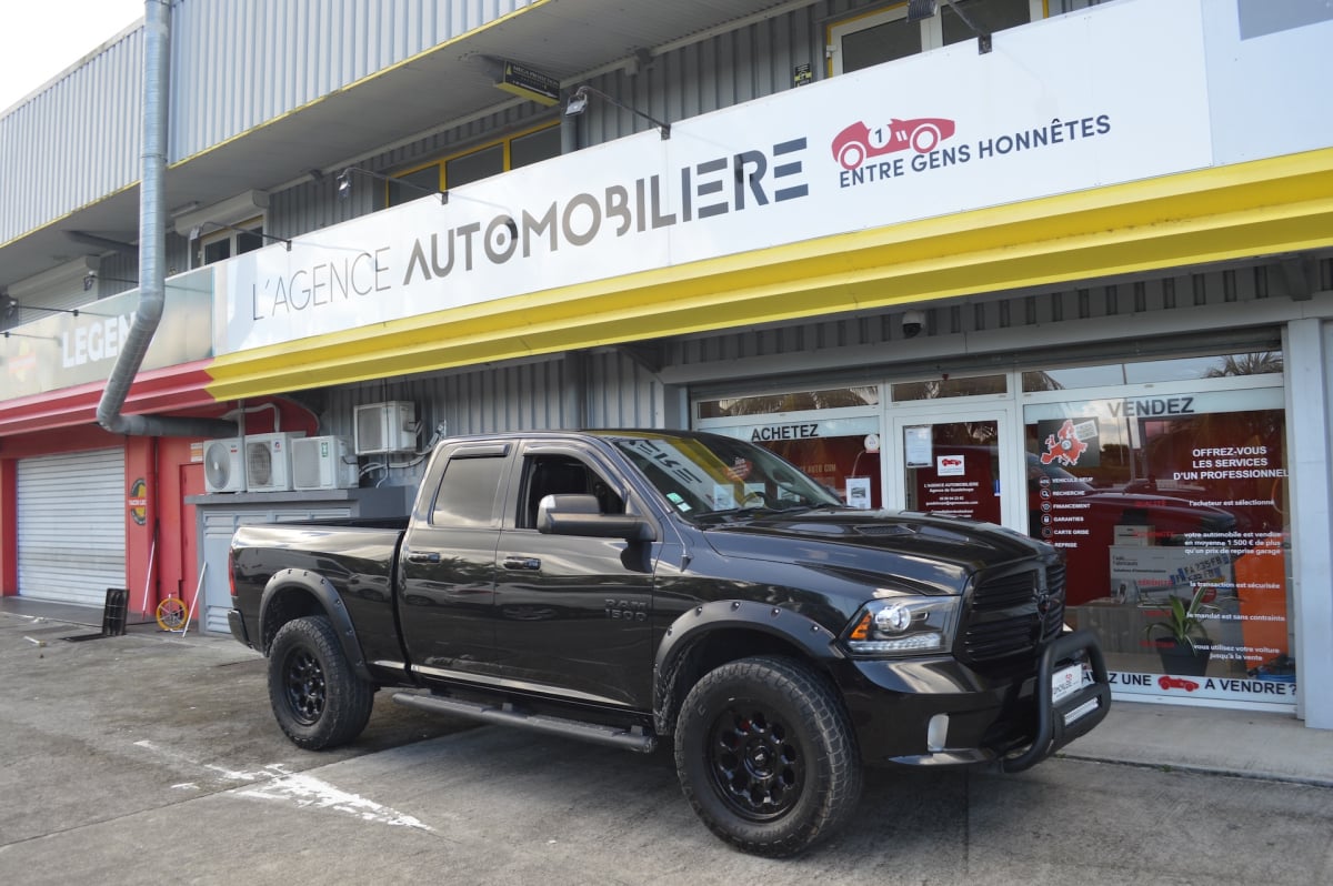 Dodge Ram 1500 5.7 V8 390 HEMI CREW CAB SPORT — 1