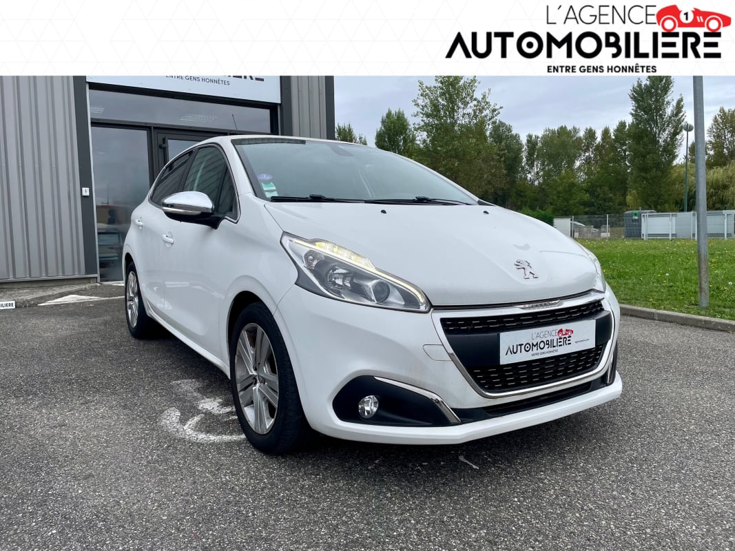 Peugeot 208 1.2 ALLURE BUSINESS 110 CV - KIT DISTRIBUTION NEUF — 1