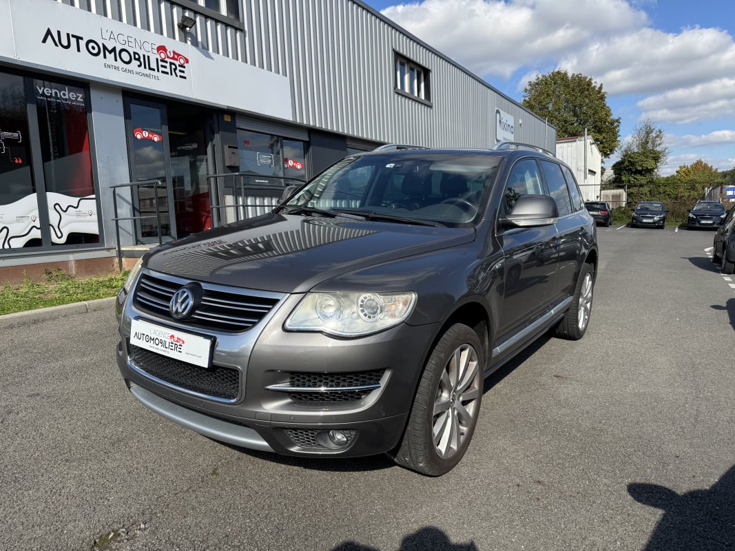 Volkswagen Touareg V6 240 CH R LINE TIPTRONIC6 4X4 — 1