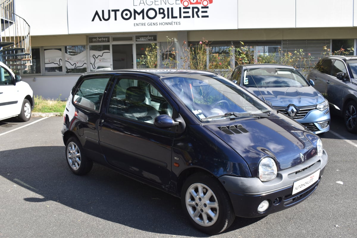 Renault Twingo I INITIALE Phase 2 (X06) 1.2 i 16V 75cv — 1