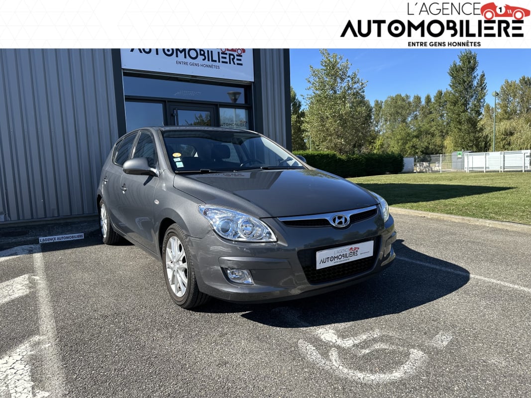 Hyundai i30 1.6 CRDI 115CV PACK CONFORT II — 1