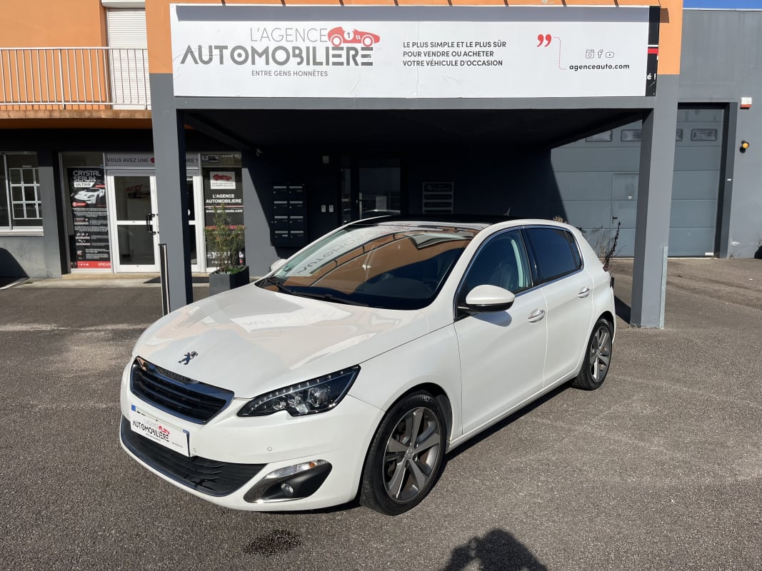 Peugeot 308 Féline 1.2 THP 130 cv Courroie changée - Toit Panoramique - Radar de recul — 1
