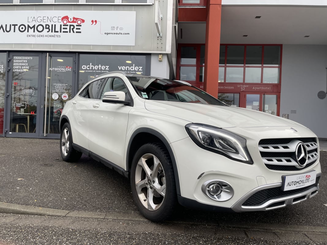 Mercedes-Benz Classe GLA 200 1.6 i 7G-DCT 156 cv BVA INTUITION — 1