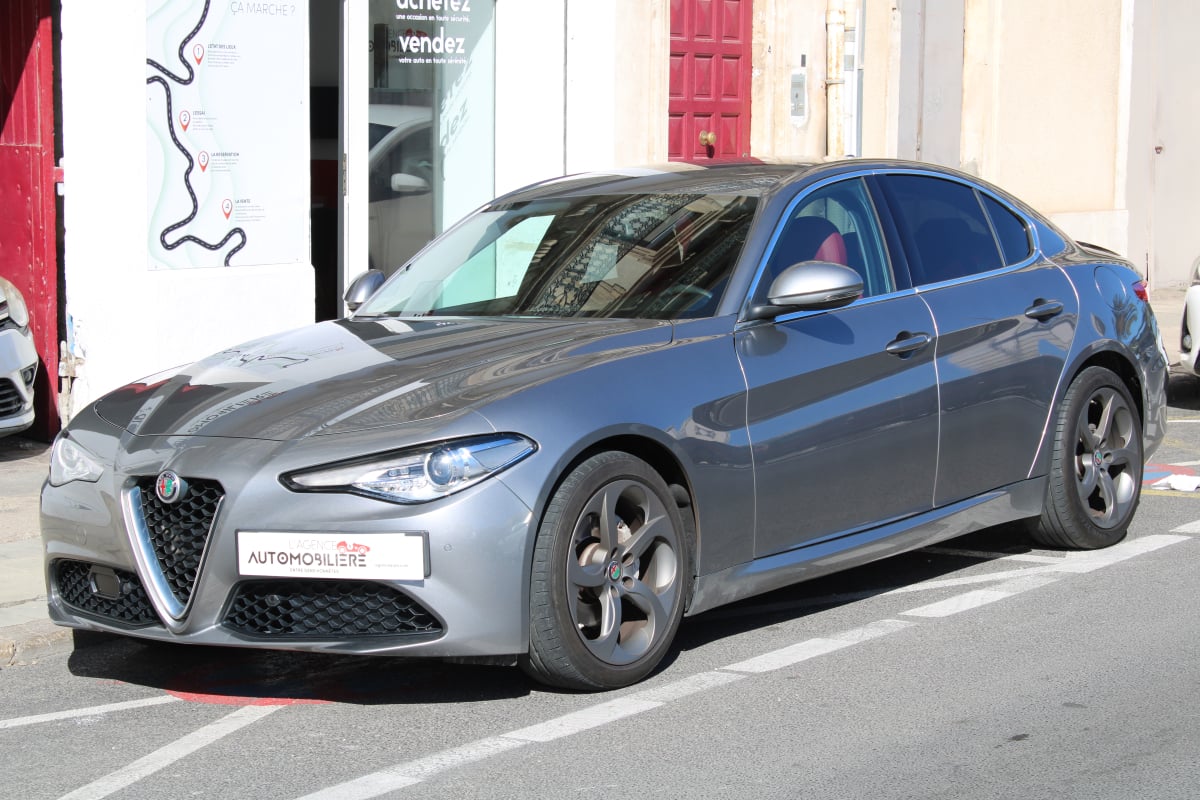 Alfa Romeo Giulia 2.2 JTD 160 SUPER BVA (1 ère main, Jantes 18", Entretien Alfa, CarPlay,...) — 1