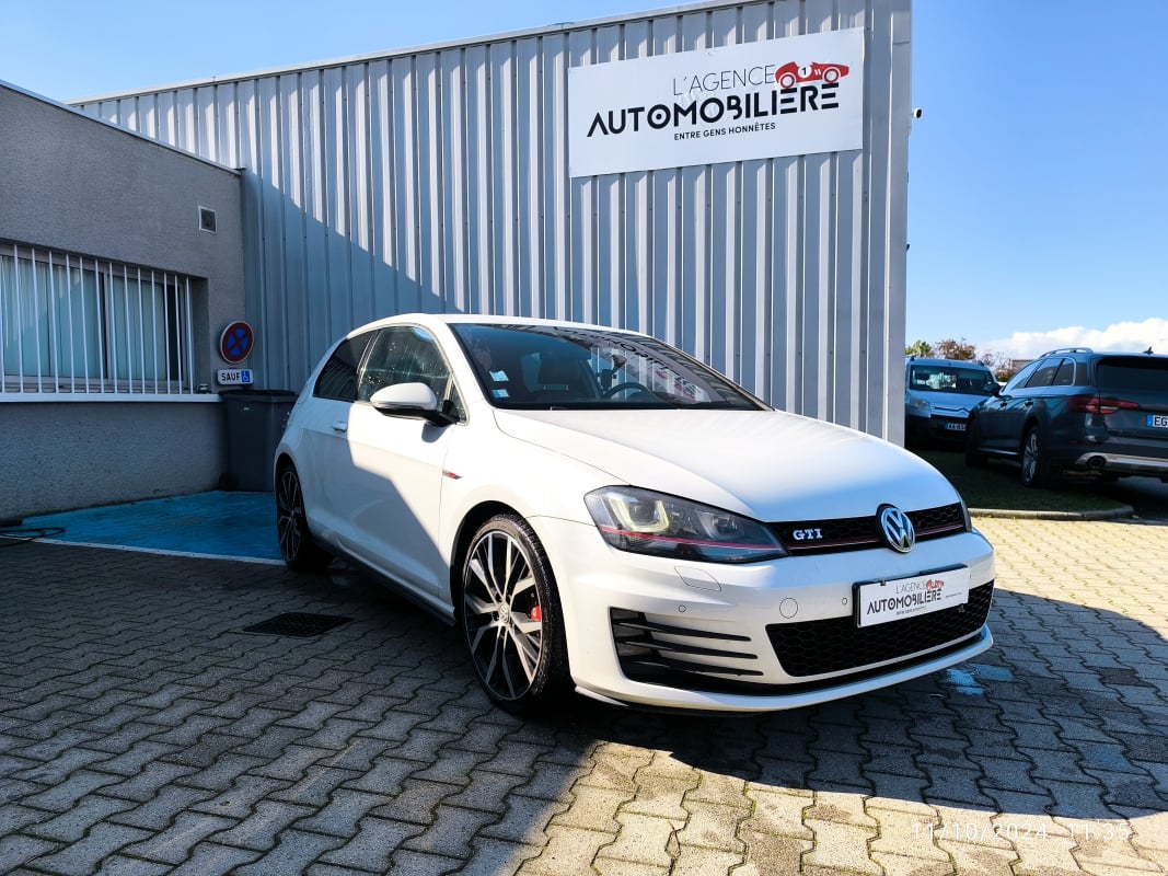 Volkswagen Golf GTI 2.0 TFSI 230cv — 1