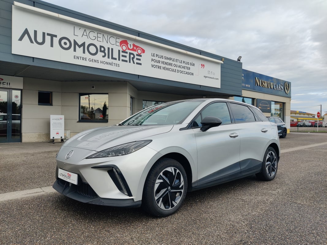 MG MG4 EV 204ch Luxury — 1