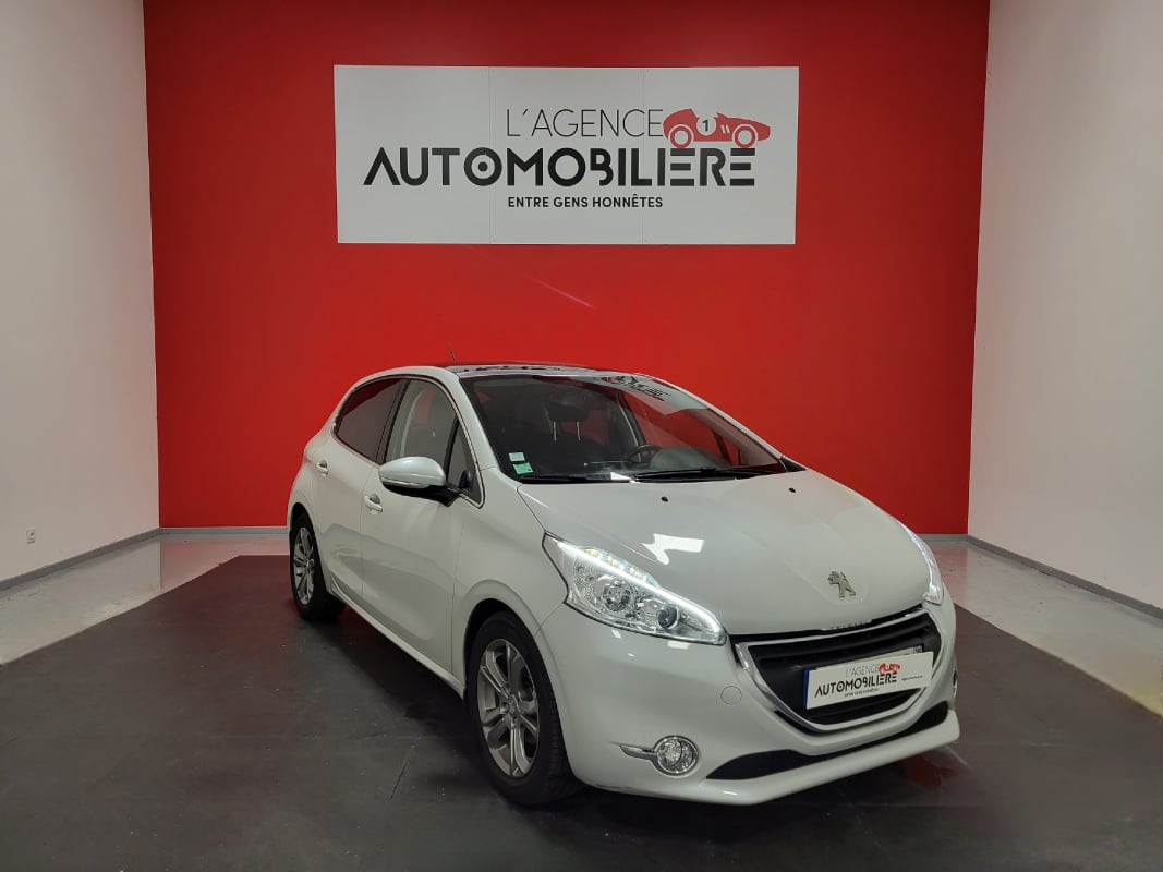 Peugeot 208 PEUGEOT 208 1.2 VTI 82 ALLURE 5P — 1