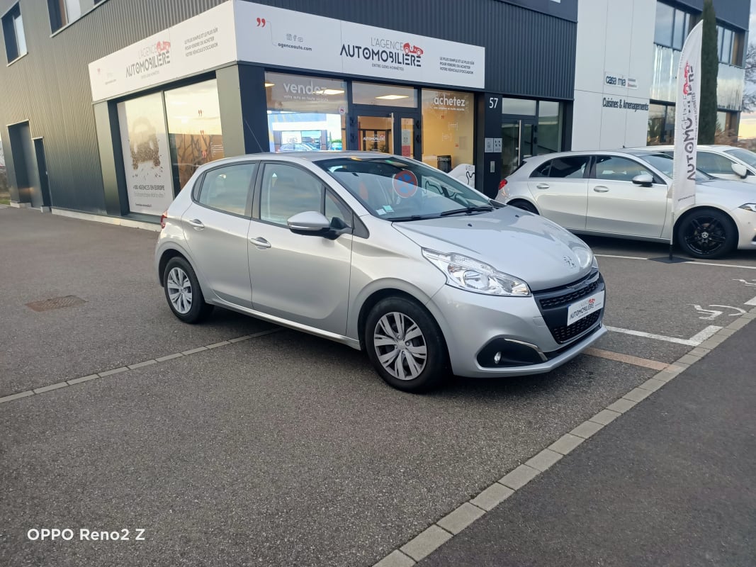 Peugeot 208 1.6 hdi 75 active bm phase 2 distribution faite — 1