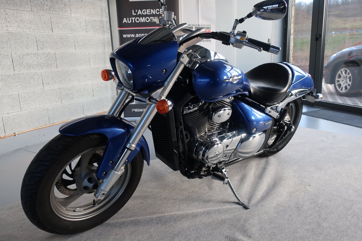 Suzuki Intruder 800 — 1
