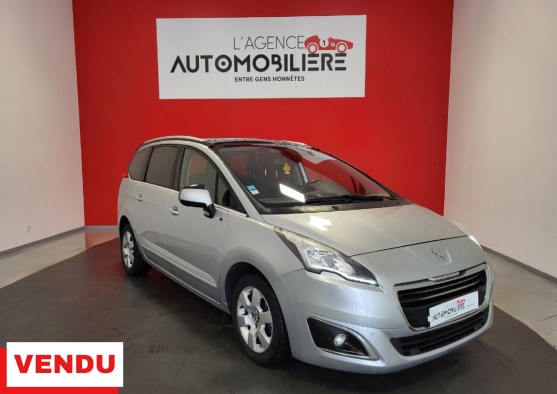 Peugeot 5008 PEUGEOT 5008 1.6 HDI 115 BVM6 STYLE TOIT PANORAMIQUE GPS — 1
