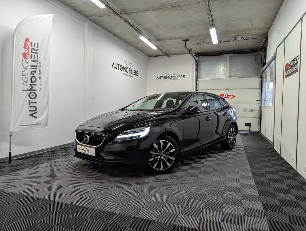 Volvo V40 II (2) T2 122 SIGNATURE EDITION GEARTRONIC 6 — 1