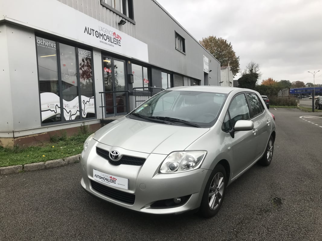 Toyota Auris Hatchback 1.4 D-4D 90cv — 1