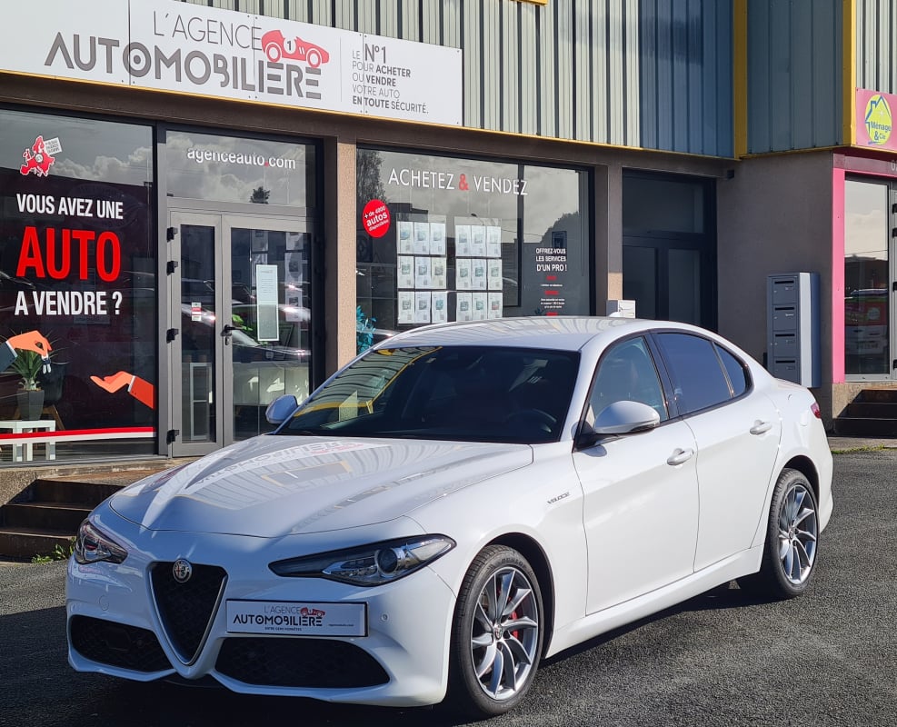 Alfa Romeo Giulia 2.2 JTD Q4 210 CH VELOCE — 1