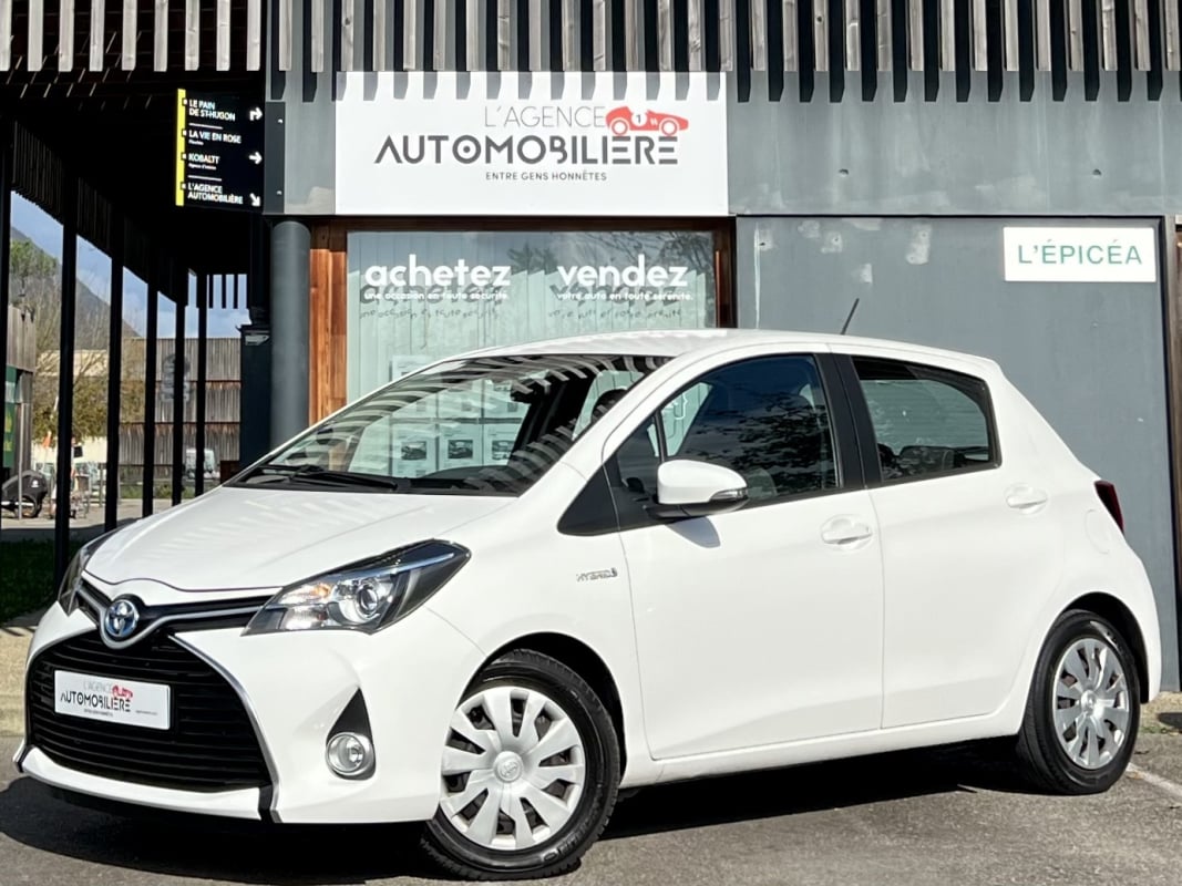 Toyota Yaris 1.5 VVT-i Hybrid 100h Dynamic CVT — 1