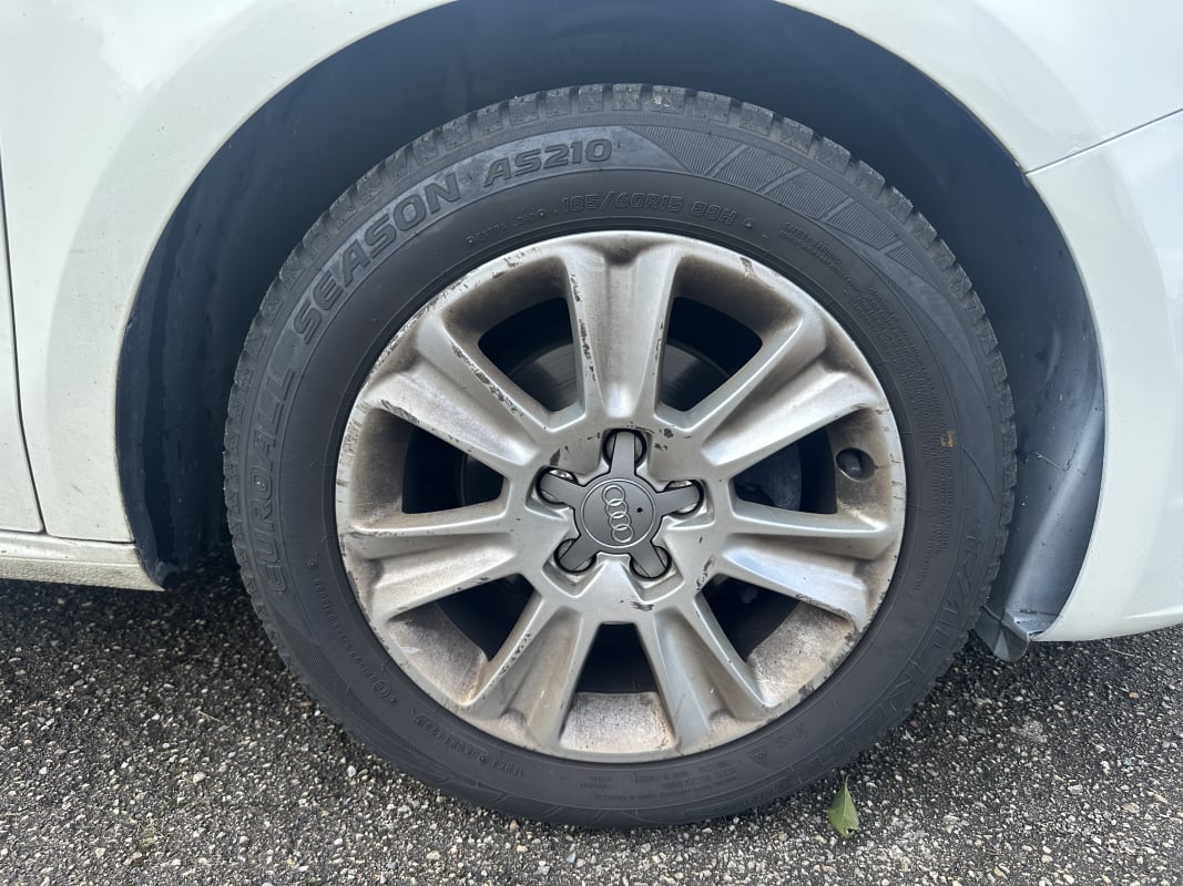 Audi A1 1.6 TDI S-Tronic 7 90cv BVA ambiente — 18