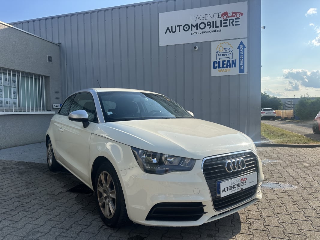 Audi A1 1.6 TDI S-Tronic 7 90cv BVA ambiente