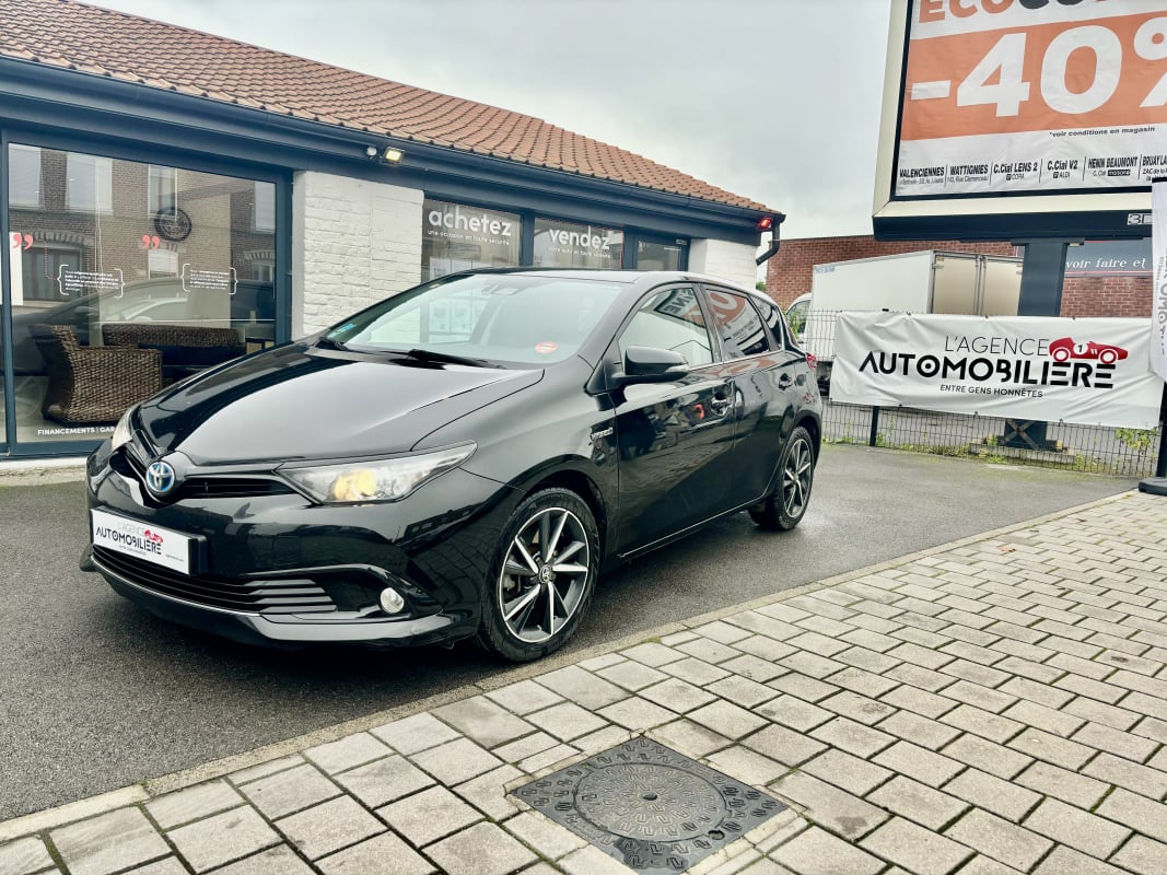 Toyota Auris II ( 2 ) HYBRIDE 136H — 1