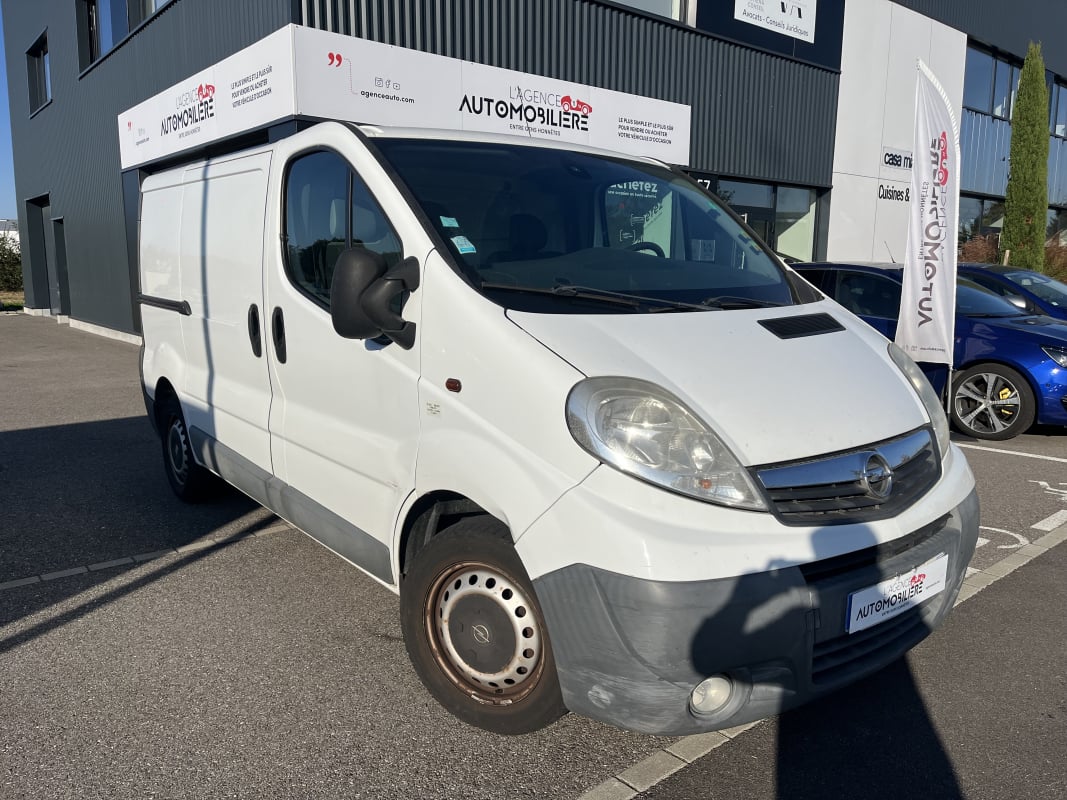 Opel Vivaro FOURGON COURT PHASE 2 2.0 CDTI 115 CV — 1