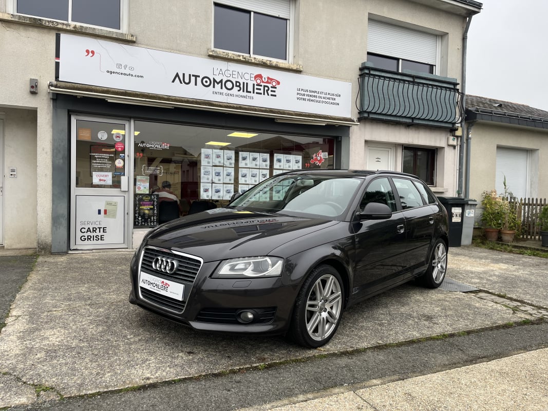 Audi A3 2.0 tdi 140cv Ambition - Suivi Audi intégral — 1