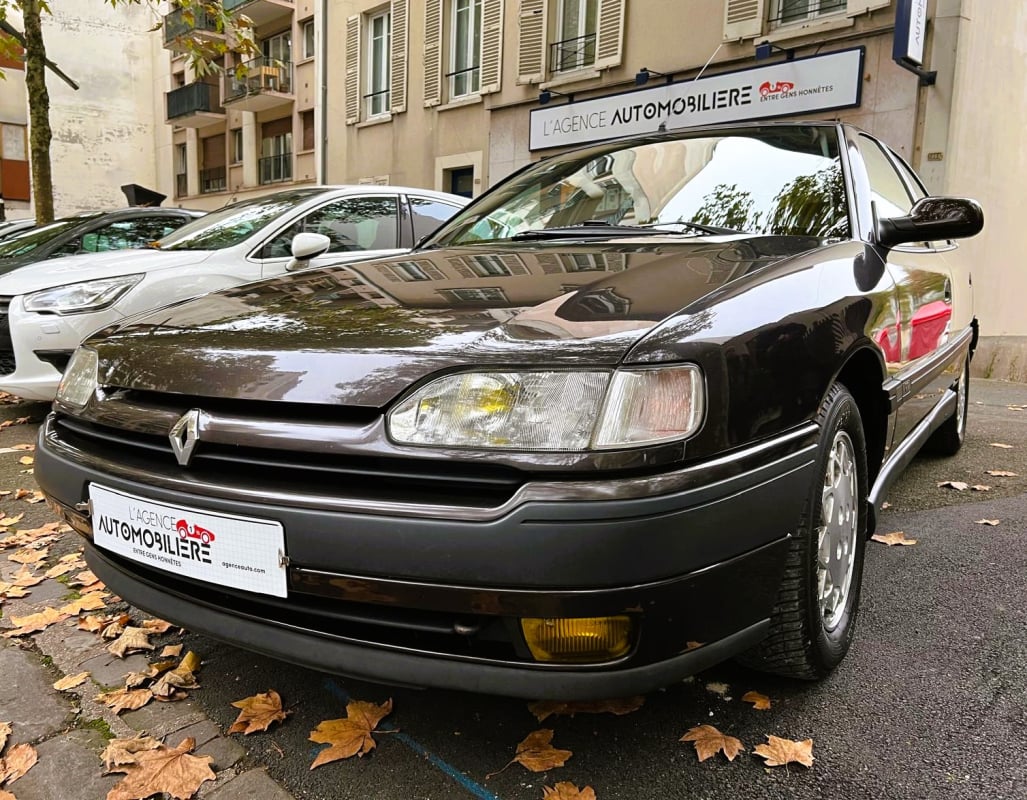 Renault Safrane 2.2 SI RT Entretien à jour — 1