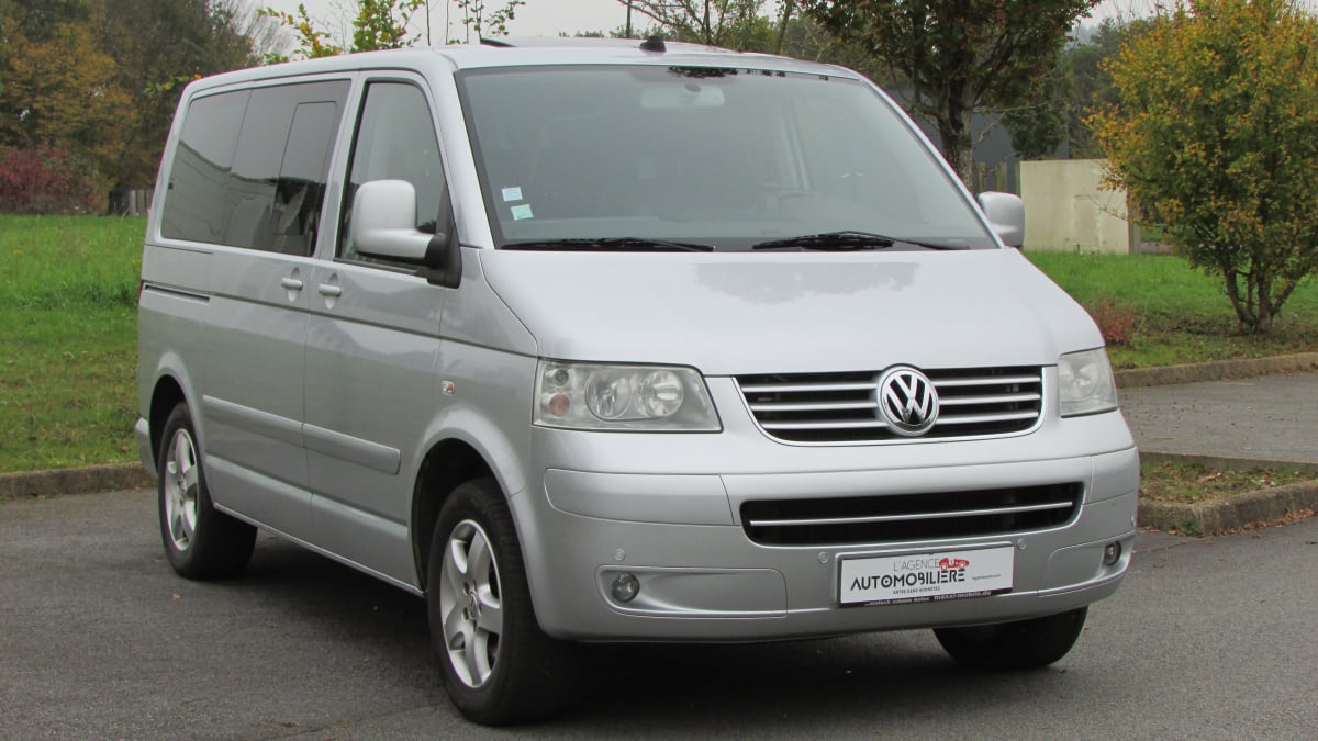 Volkswagen Multivan 2,5L TDI 174CH HIGHLINE BVM6 — 1