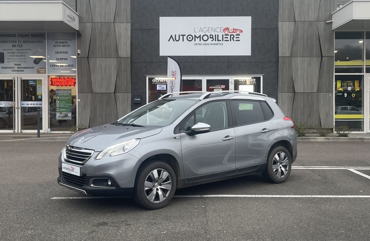 Peugeot 2008 1.2 VTI 82 ch Style Attelage — 1