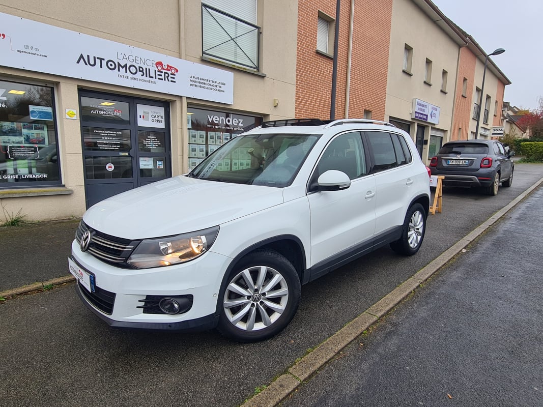 Volkswagen Tiguan 2.0 TDI 110 SPORTLINE toit ouvrant — 1