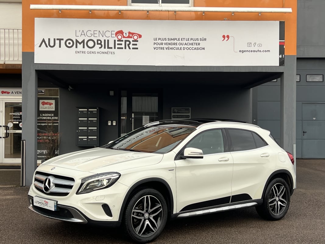 Mercedes-Benz Classe GLA 180 7G-DCT 122 CV ACTIVITY EDITION Toit Ouvrant - Caméra - Coffre électrique - Sièges chauffant — 1