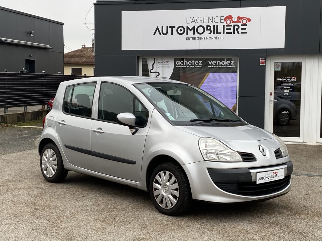 Renault Modus 75CV ESSENCE FINITION .COM EURO 5 - PREMIERE MAIN — 1