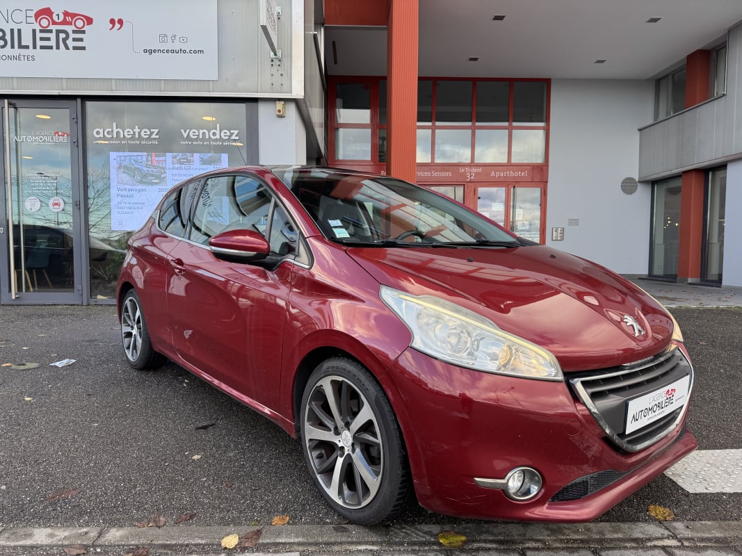 Peugeot 208 1.6 e-HDi FAP 92 cv FELINE — 1