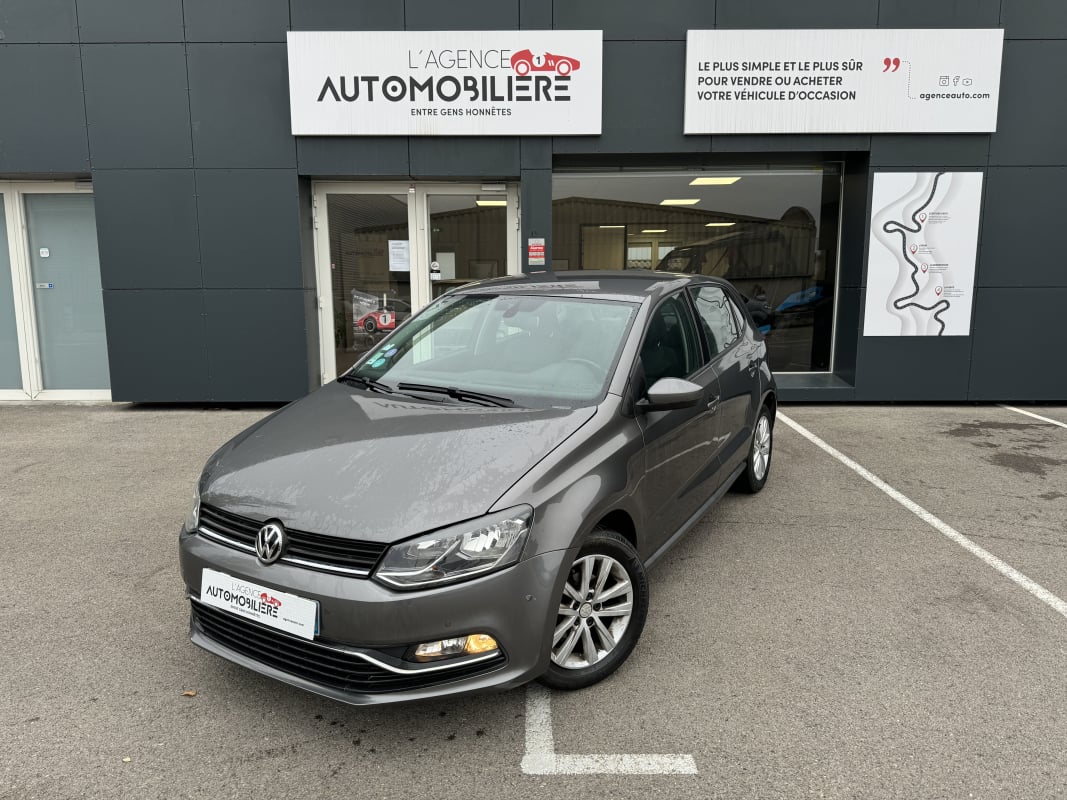 Volkswagen Polo 5 portes Phase 2 1.0l 75cv Confortline Bluemotion — 1