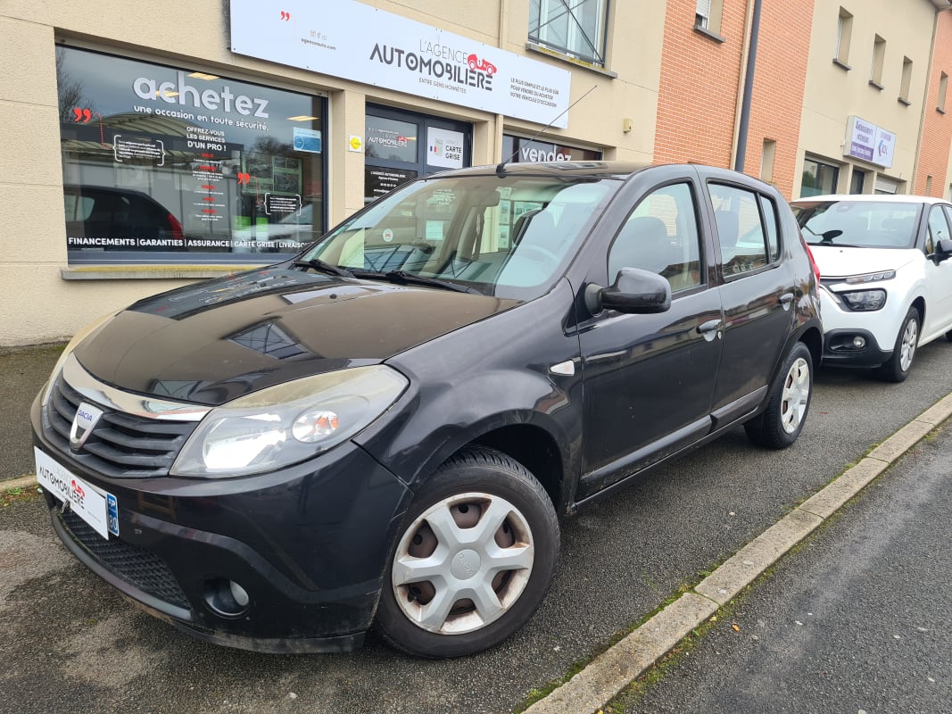 Dacia Sandero 1.4 MPI 75 GPL BLACKLINE — 1