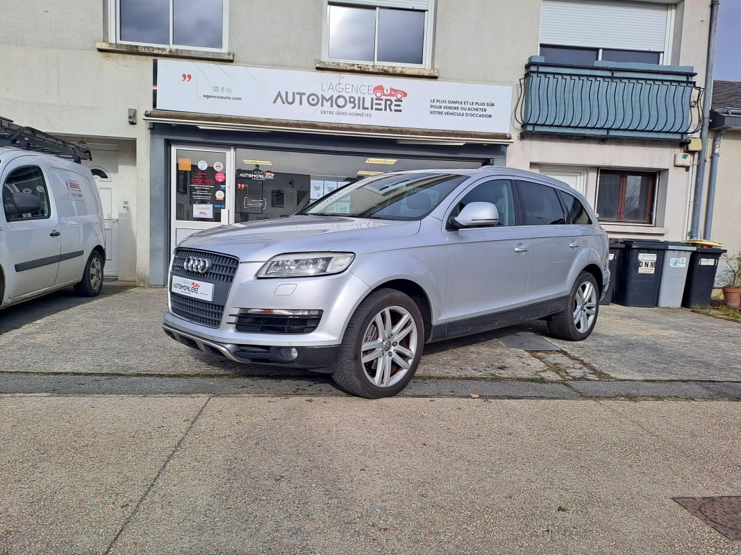 Audi Q7 3.0 TDi V6 Quattro Tiptronic6 240cv AVUS - 7 Places - Chaine de distribution — 1