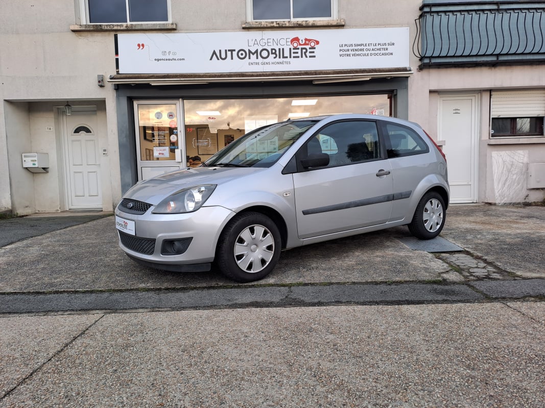 Ford Fiesta V Phase 2 1.3i 70cv SENSO - Distribution a chaine — 1