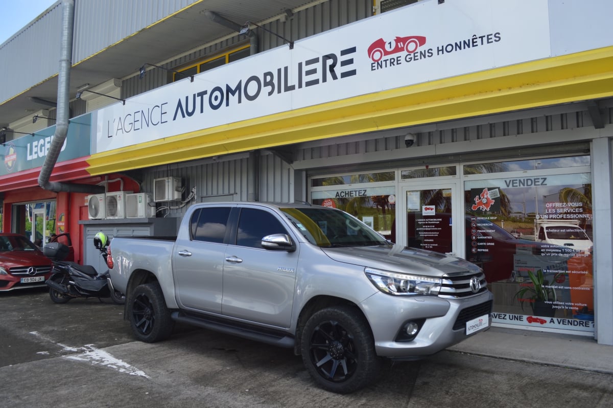 Toyota Hilux 2.4 D-4D DOUBLE CAB INVINCIBLE AUTO — 1