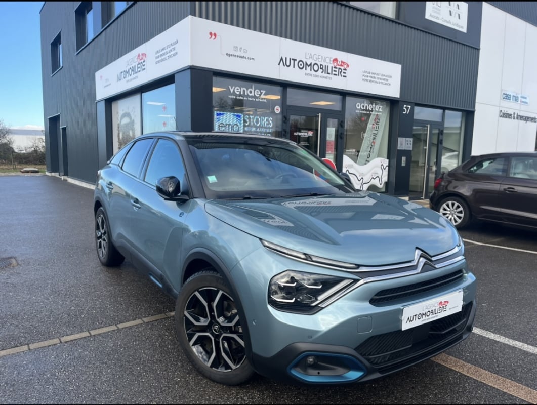 Citroen C4 III E-C4 136CV BOITE AUTO CAMÉRA DE RECUL/TOIT PANO - GARANTIE 12 MOIS — 1