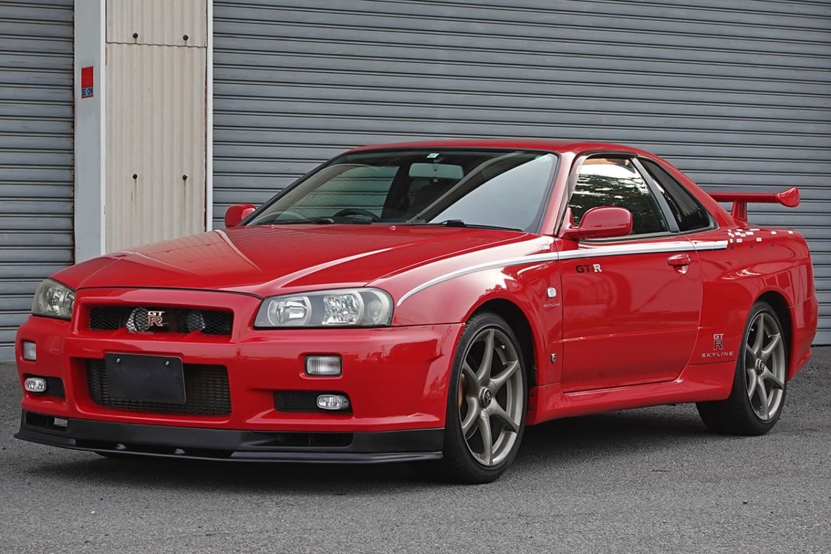 Nissan Skyline GTR BNR34 Active Red (AR2) — 1