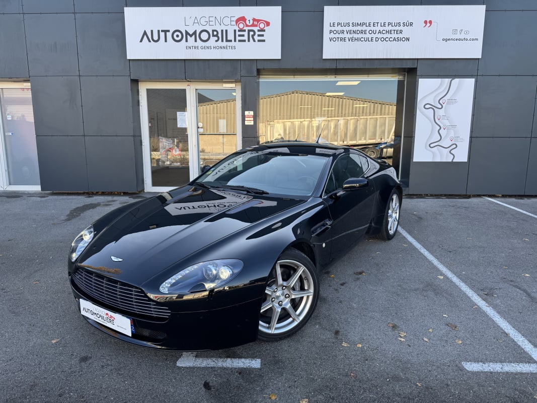 Aston Martin V8 Vantage V8 Vantage 385 cv 4.3l BVM — 1