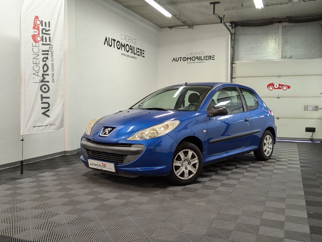 Peugeot 206+ 1.1 60 URBAN 3P — 1