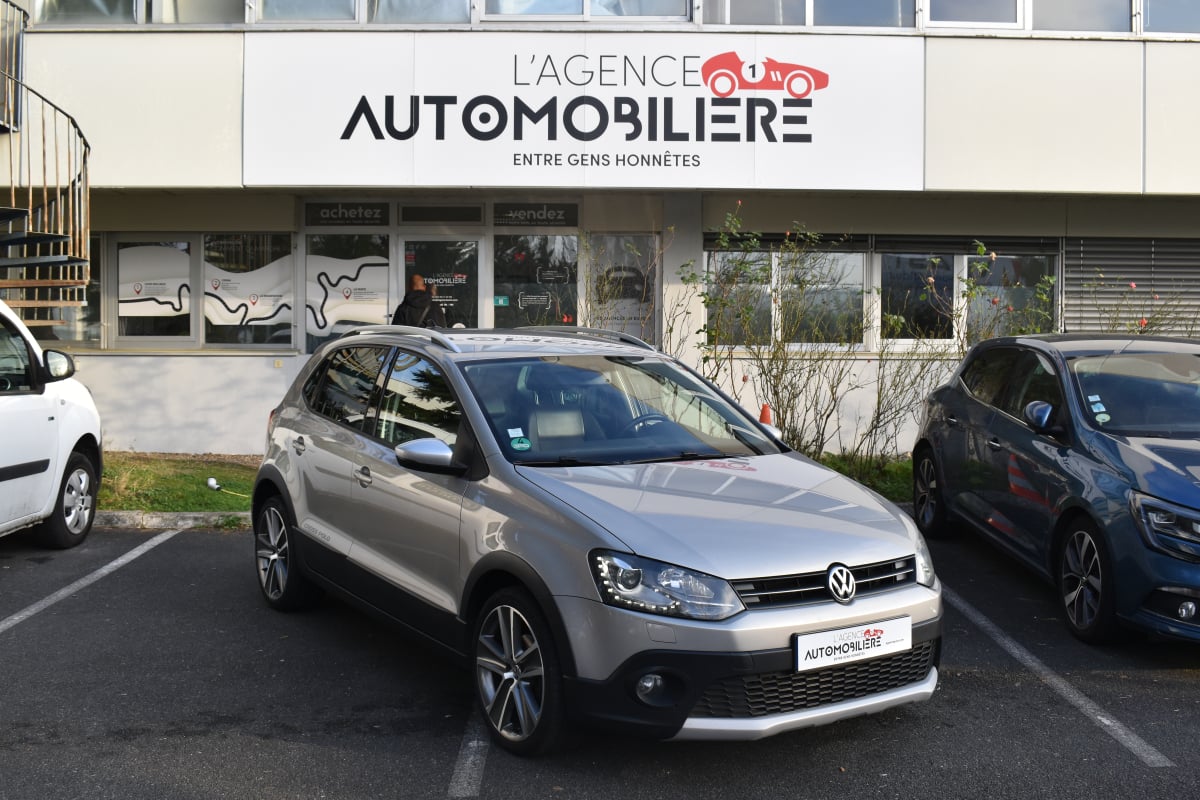 Volkswagen Polo V Cross 1.2 TSi 105 cv ENTRETIEN EXCLUSIVE VOLKSWAGEN — 1