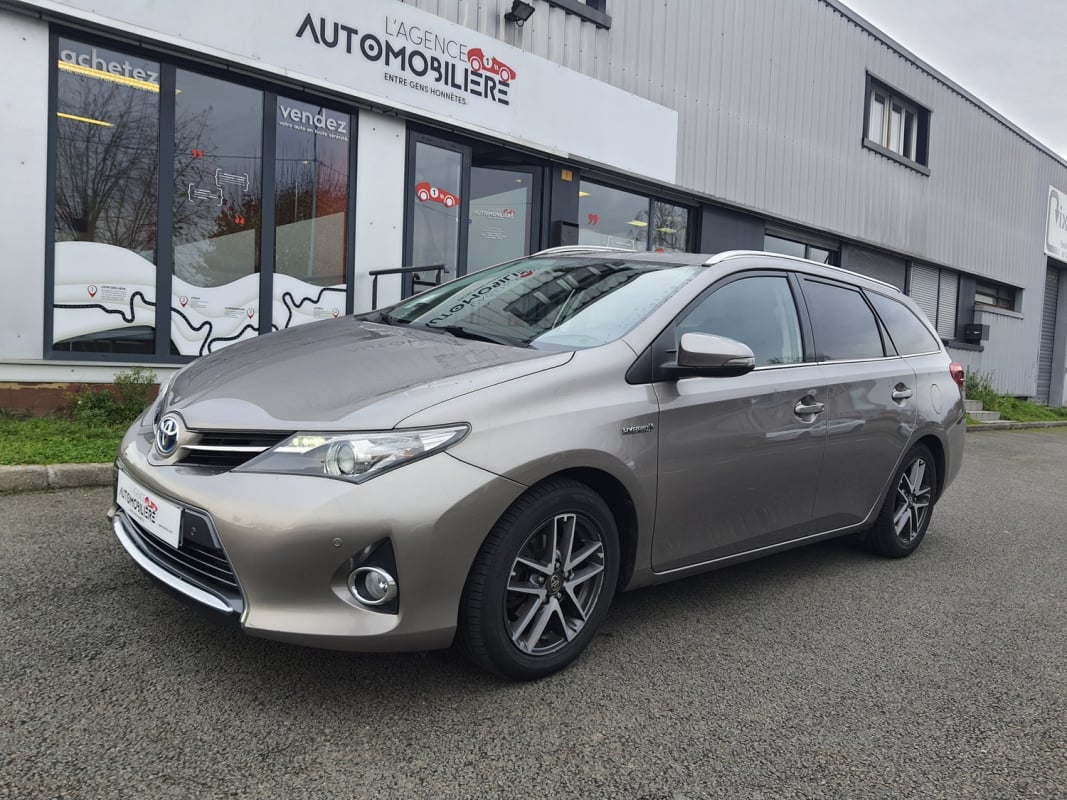 Toyota Auris Touring Sport HSD HYBRIDE 1.8 136CH DYNAMIC BVA — 1