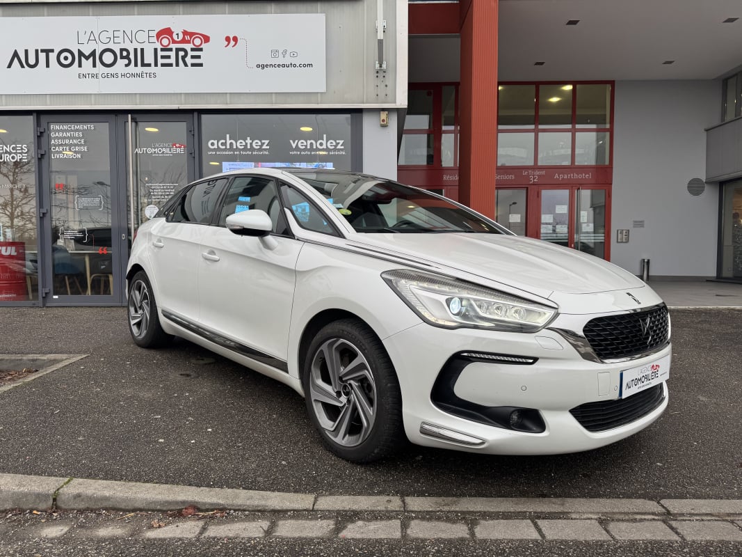 Citroen DS5 2.0 BlueHDi 150 cv BVM6 SO CHIC — 1
