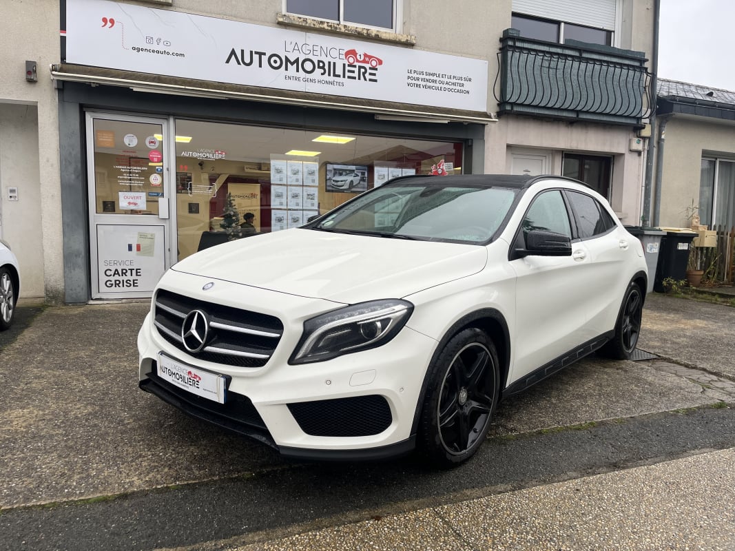 Mercedes-Benz Classe GLA 220D 7G-DCT FASCINATION - Toit Ouvrant — 1