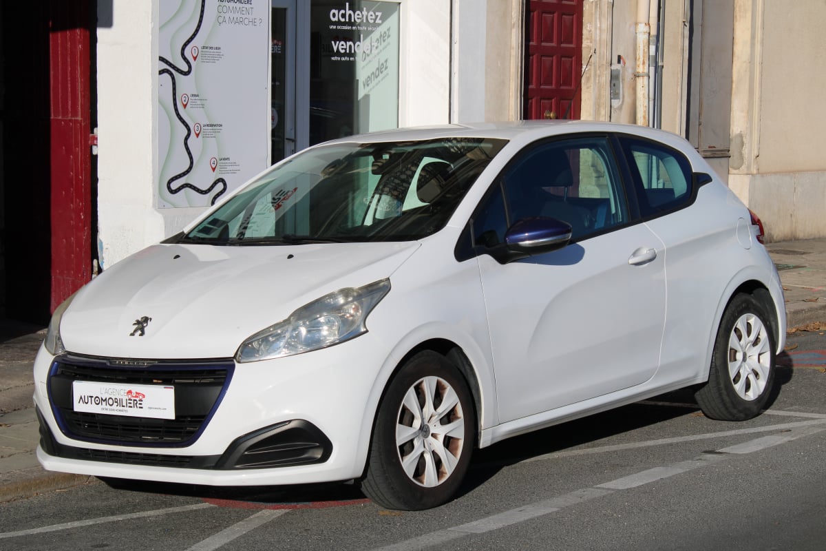 Peugeot 208 GENERATION-I 1.0 70 LIKE ( 1ère main, Distribution changée, Clim ... ) — 1