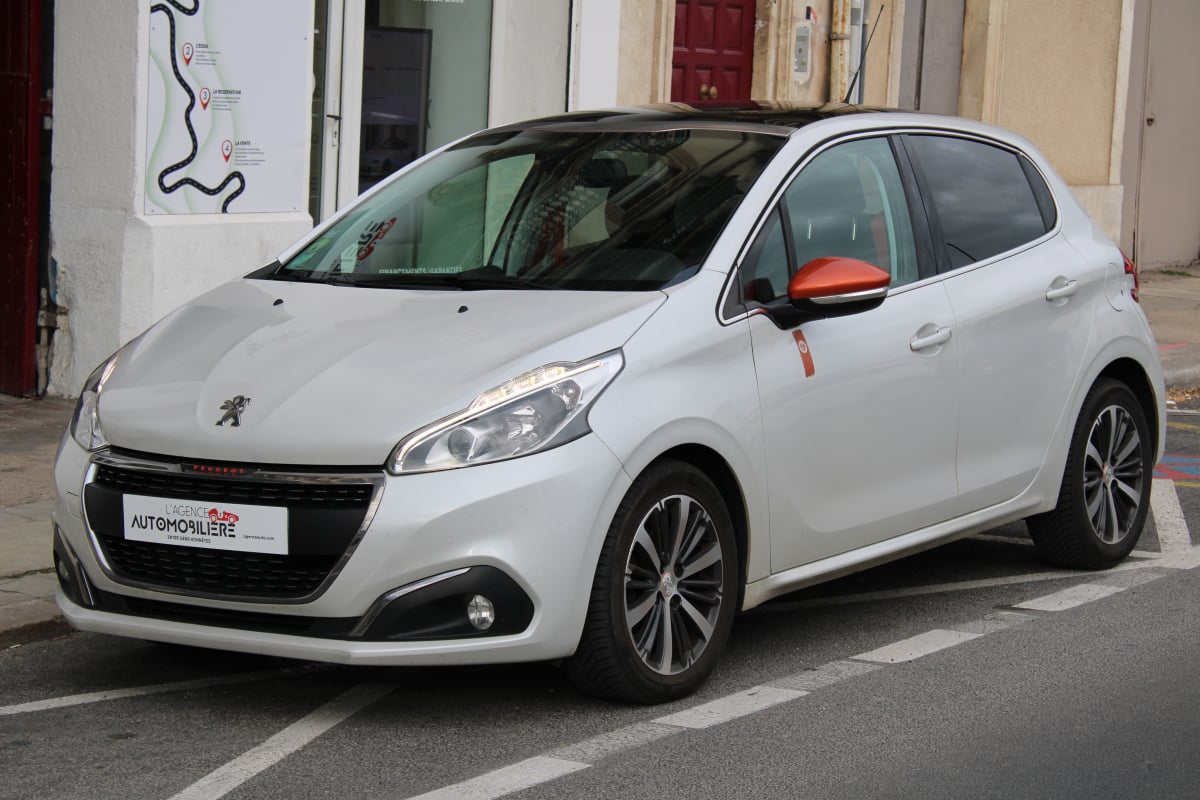 Peugeot 208 GENERATION-I 1.6 BLUEHDI 100 ROLAND GARROS (1 ère main, Toit panoramique, GPS,..) — 1