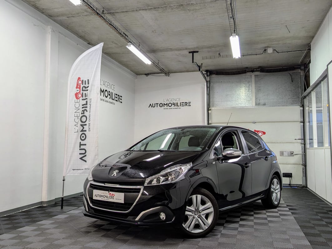 Peugeot 208 (2) 1.2 PURETECH 82 STYLE 5P — 1