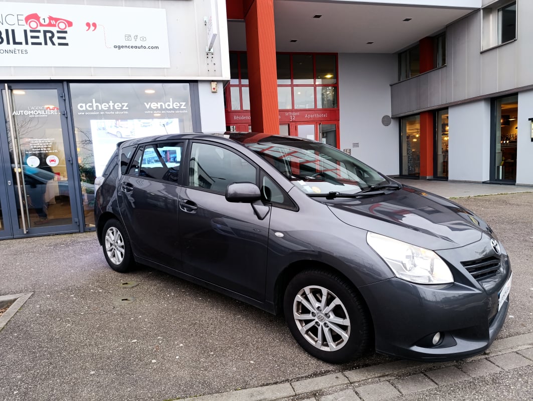 Toyota Verso 2.0 D 126 cv SKYVIEW — 1