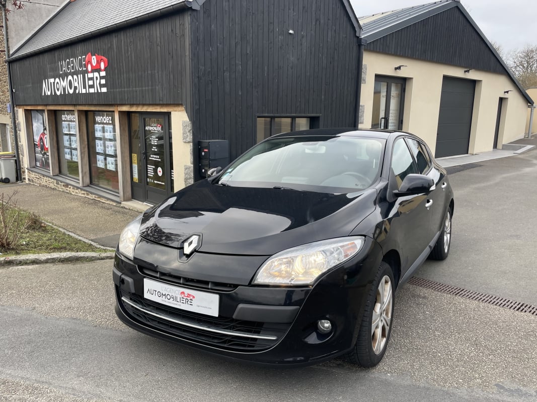 Renault Megane 1.5 DCI 110 DYNAMIQUE — 1