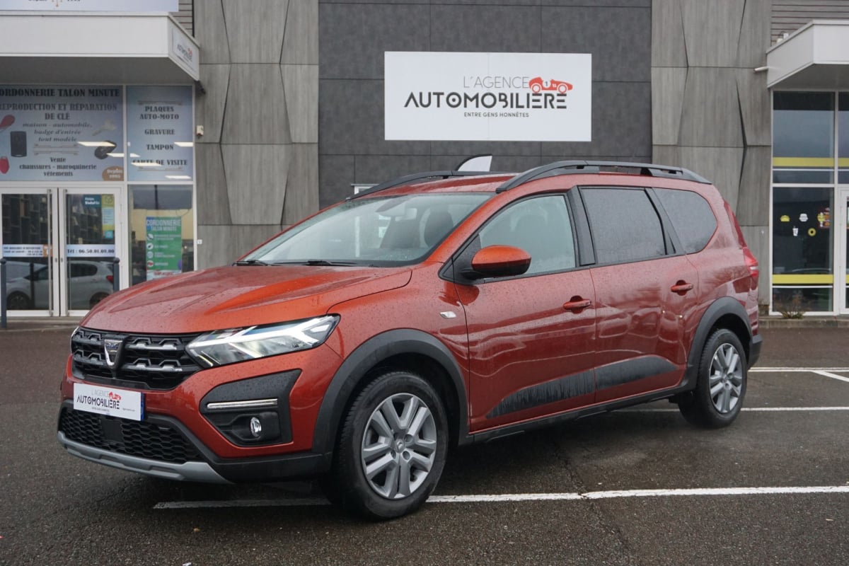Dacia Jogger 1.0 TCE 110 Confort 5pl Attelage — 1